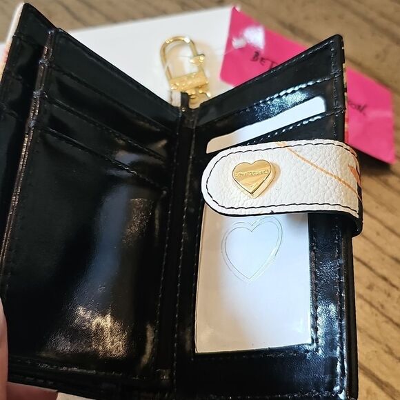 Betsey Johnson floral wallet NWT - Picture 4 of 7